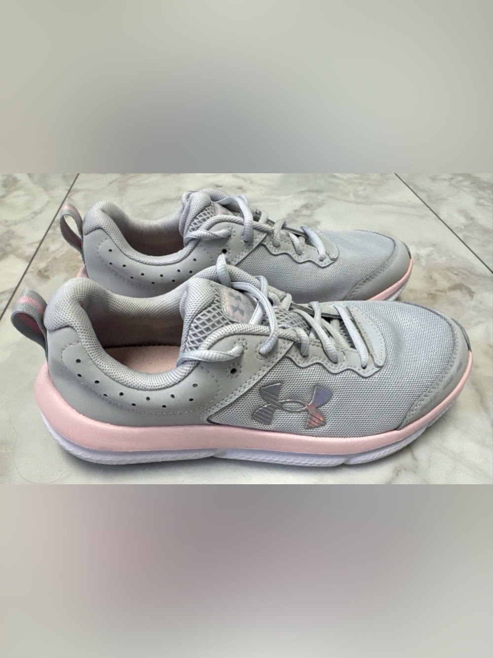 Under Armour Assert 10 AC Shoes Girls 7Y Athletic Low Halo Grey Pink Sneakers